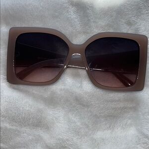 Elegant Tan Square Sunglasses